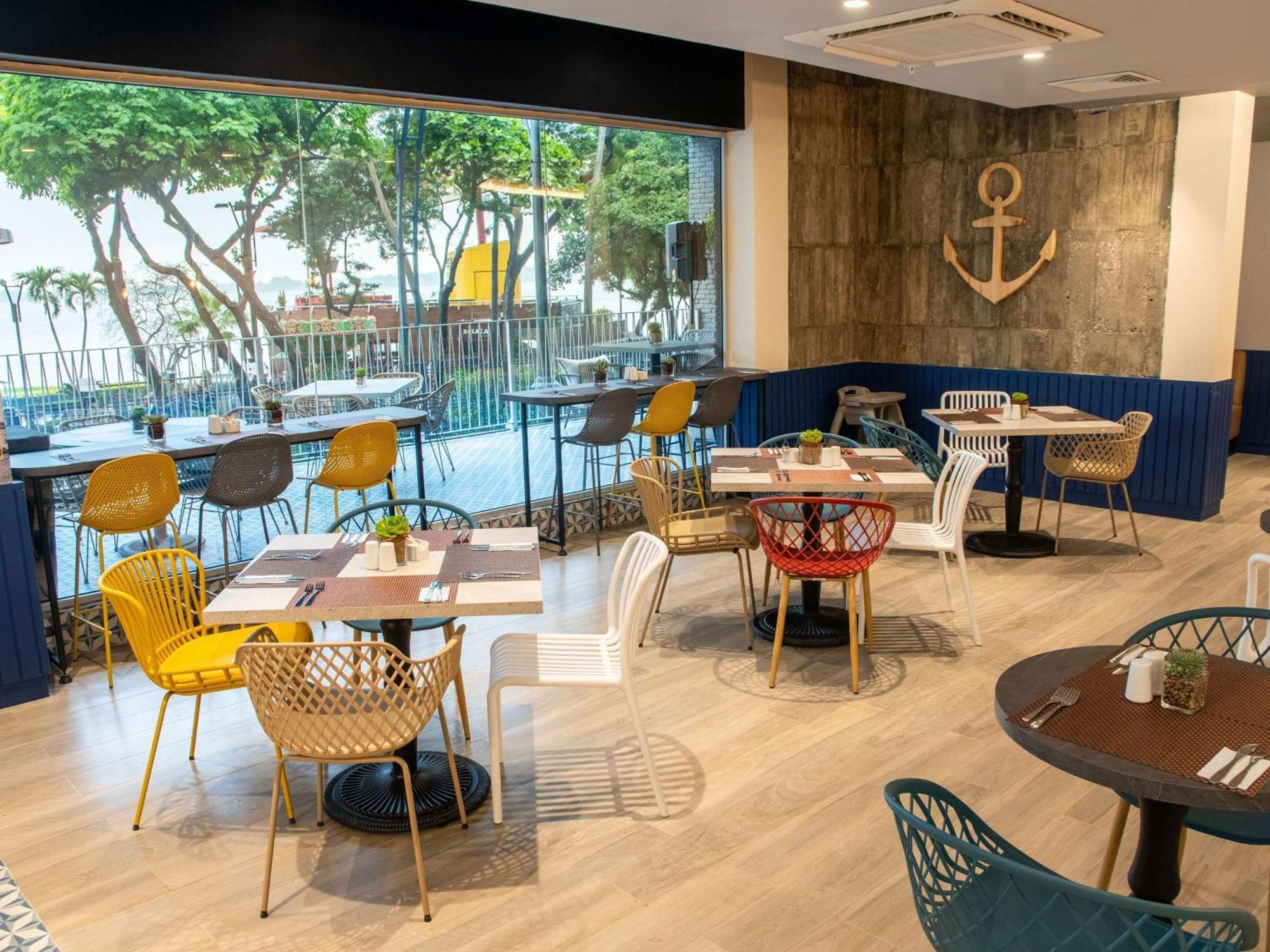 Ibis Styles El Malecon Guayaquil Hotel Exterior photo