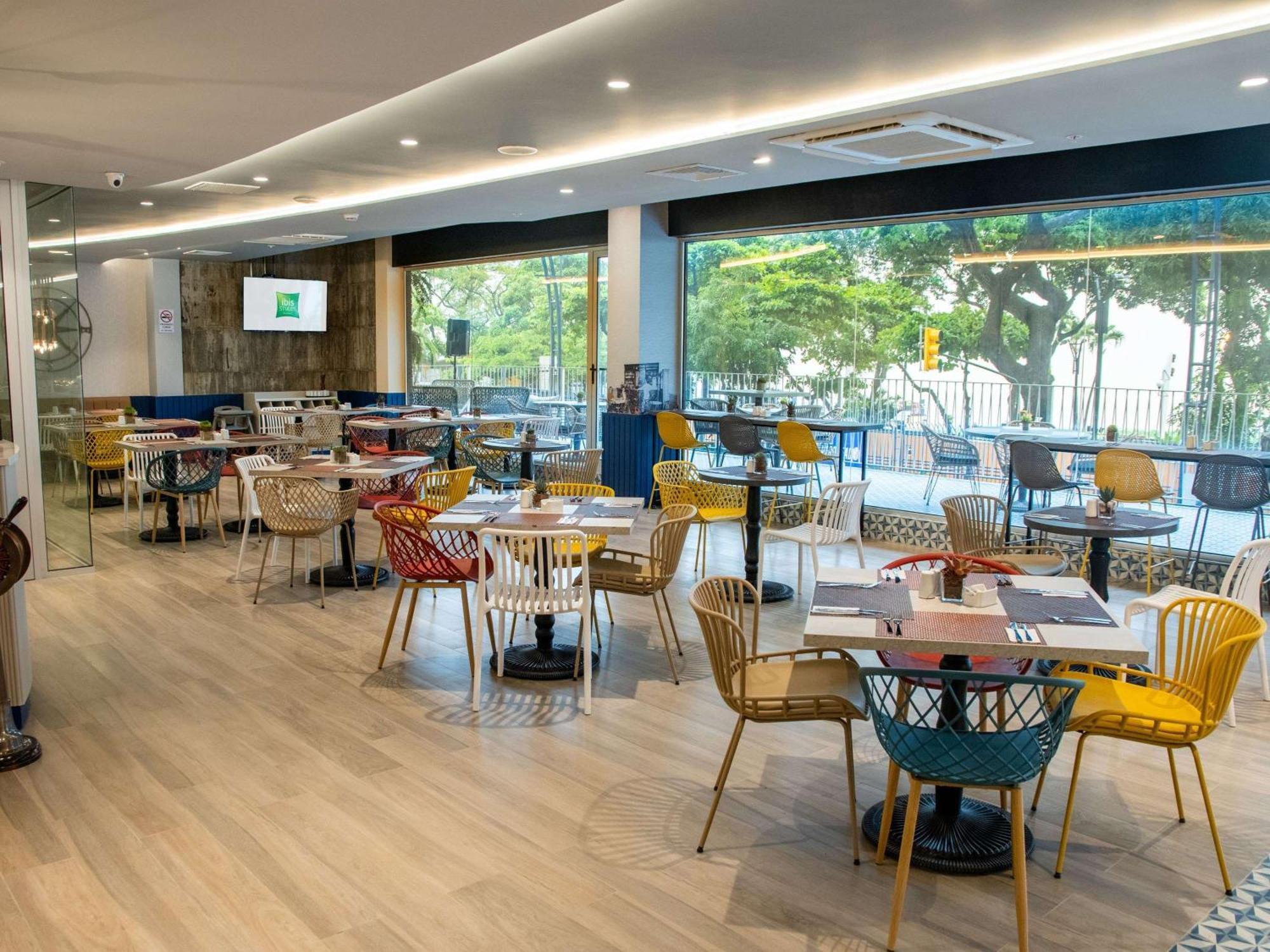Ibis Styles El Malecon Guayaquil Hotel Exterior photo